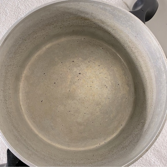 Vintage Wear Ever Heavy Aluminum Dutch Oven Stock Pot - Picture 13 of 15